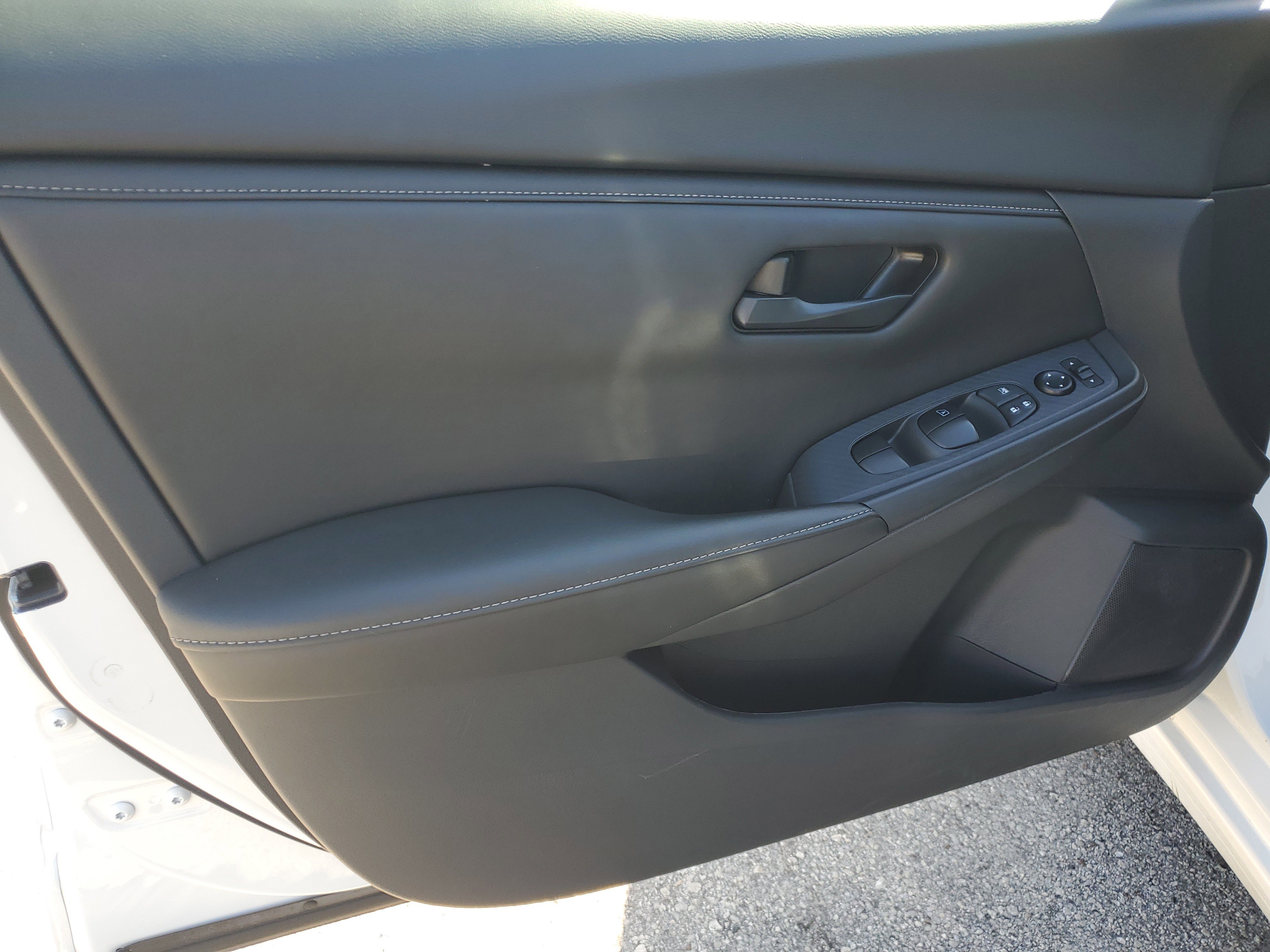 Used 2025 Nissan Sentra S image 10