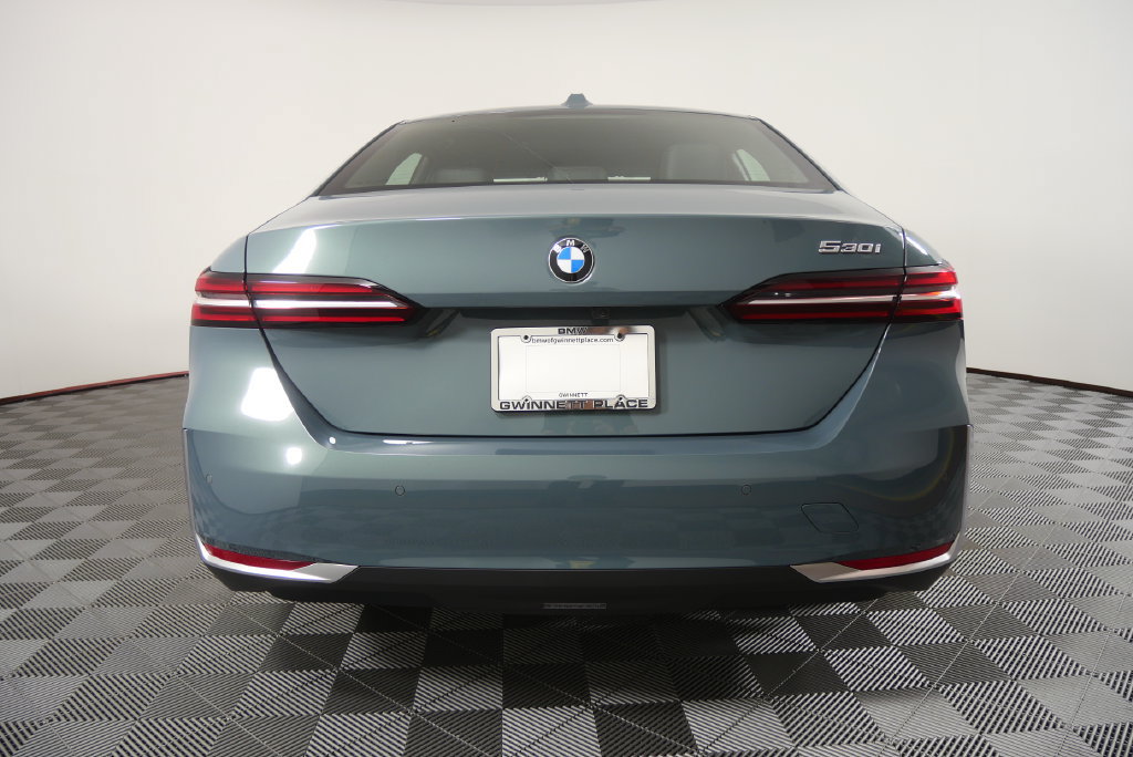 Certified 2026 BMW 530i RWD image 4