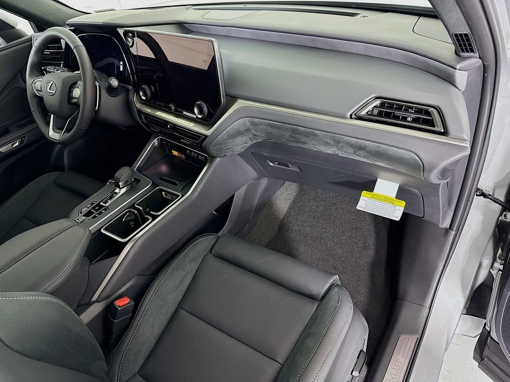 New 2026 Lexus TX 550h AWD Plug-In Hybrid image 18