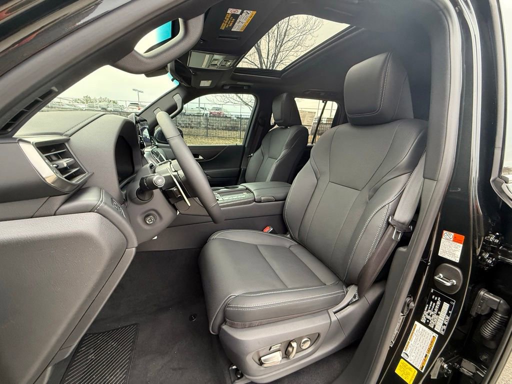 New 2026 Lexus LX 700h Luxury image 5