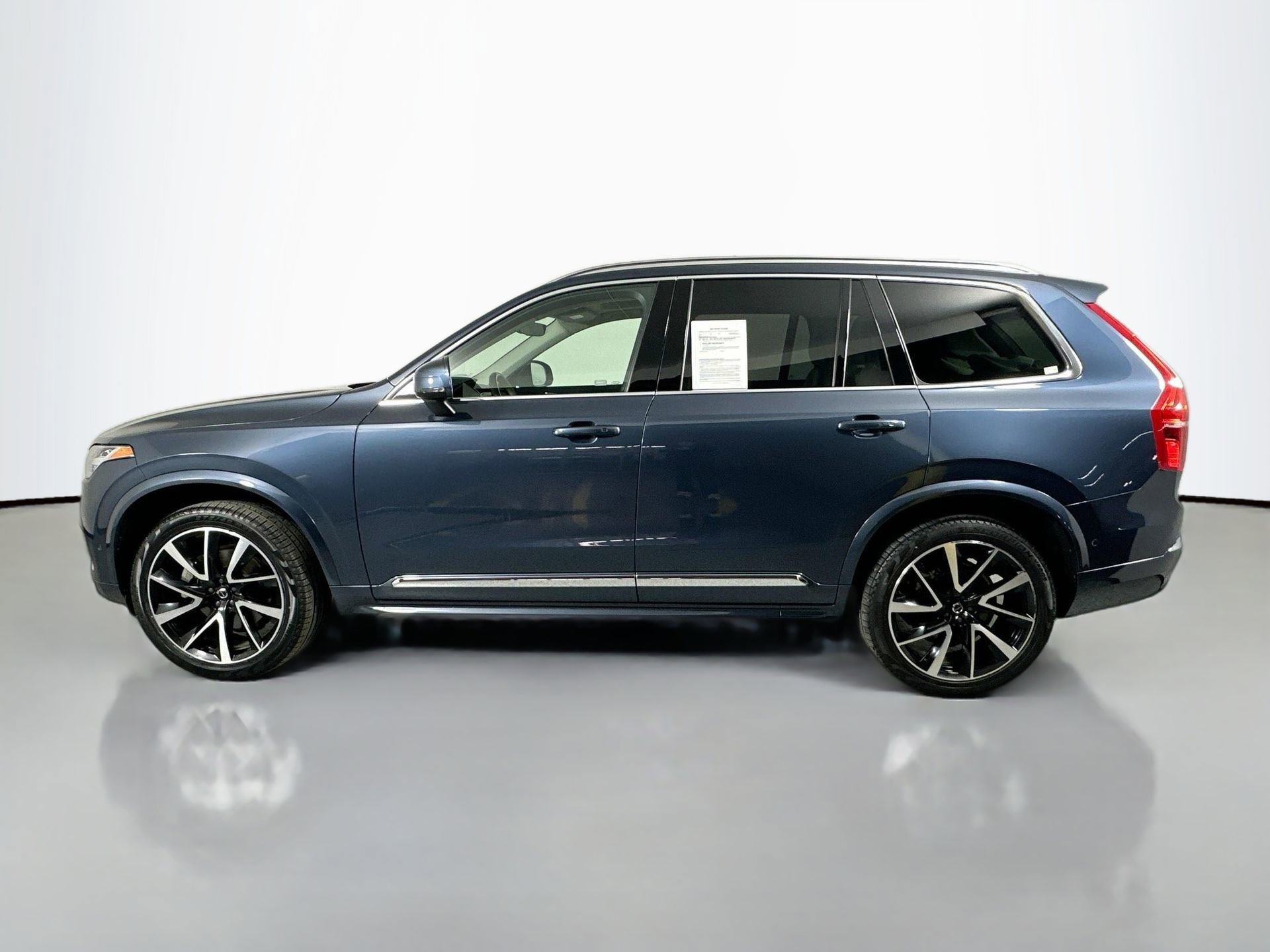Certified 2023 Volvo XC90 B6 Plus w/ Protection Package image 9