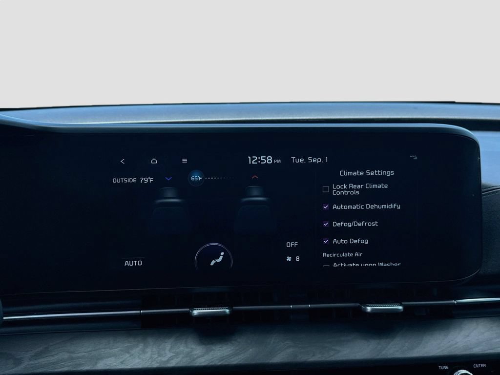 Certified 2023 Kia Carnival SX FWD image 38
