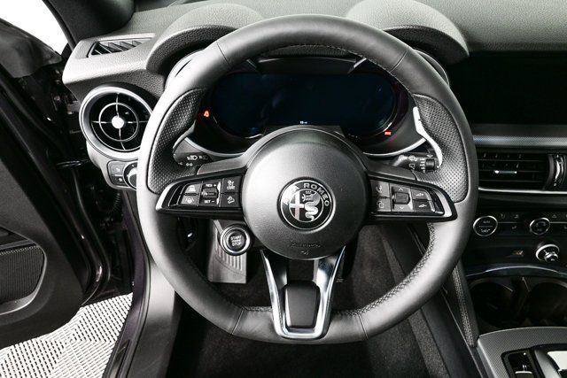 New 2025 Alfa Romeo Stelvio Sprint w/ Convenience Package AWD/4WD image 9