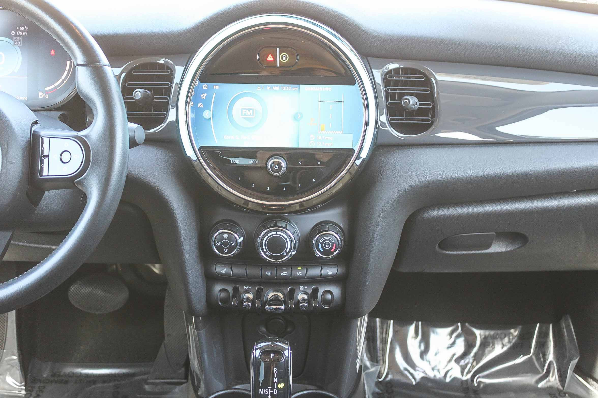 Used 2022 MINI Cooper 4-Door Hardtop image 15