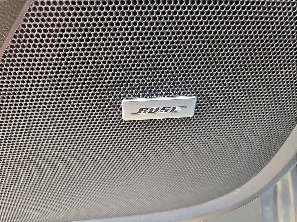 Used 2021 Chevrolet Traverse RS image 22