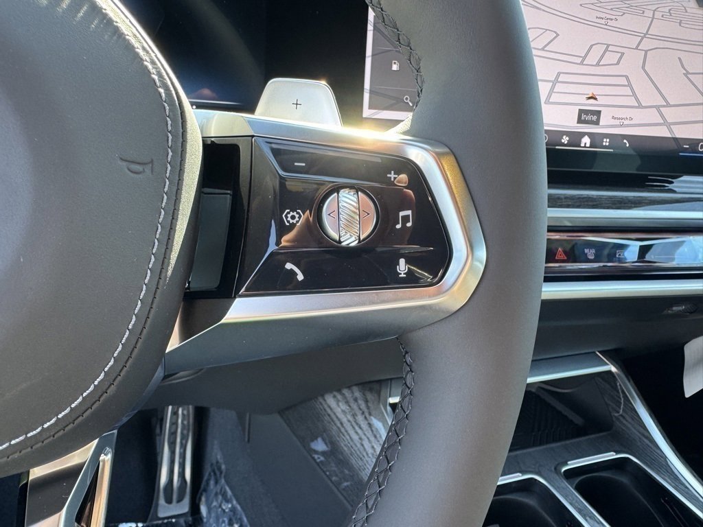 New 2025 BMW 750e xDrive w/ Premium Package image 19