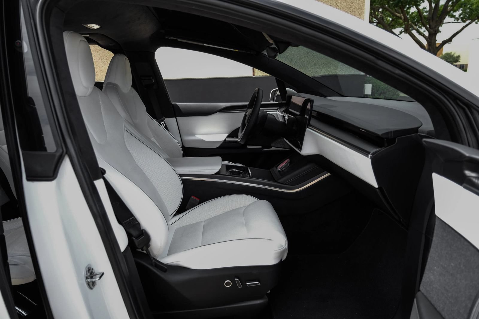 Used 2023 Tesla Model X Plaid AWD/4WD image 33