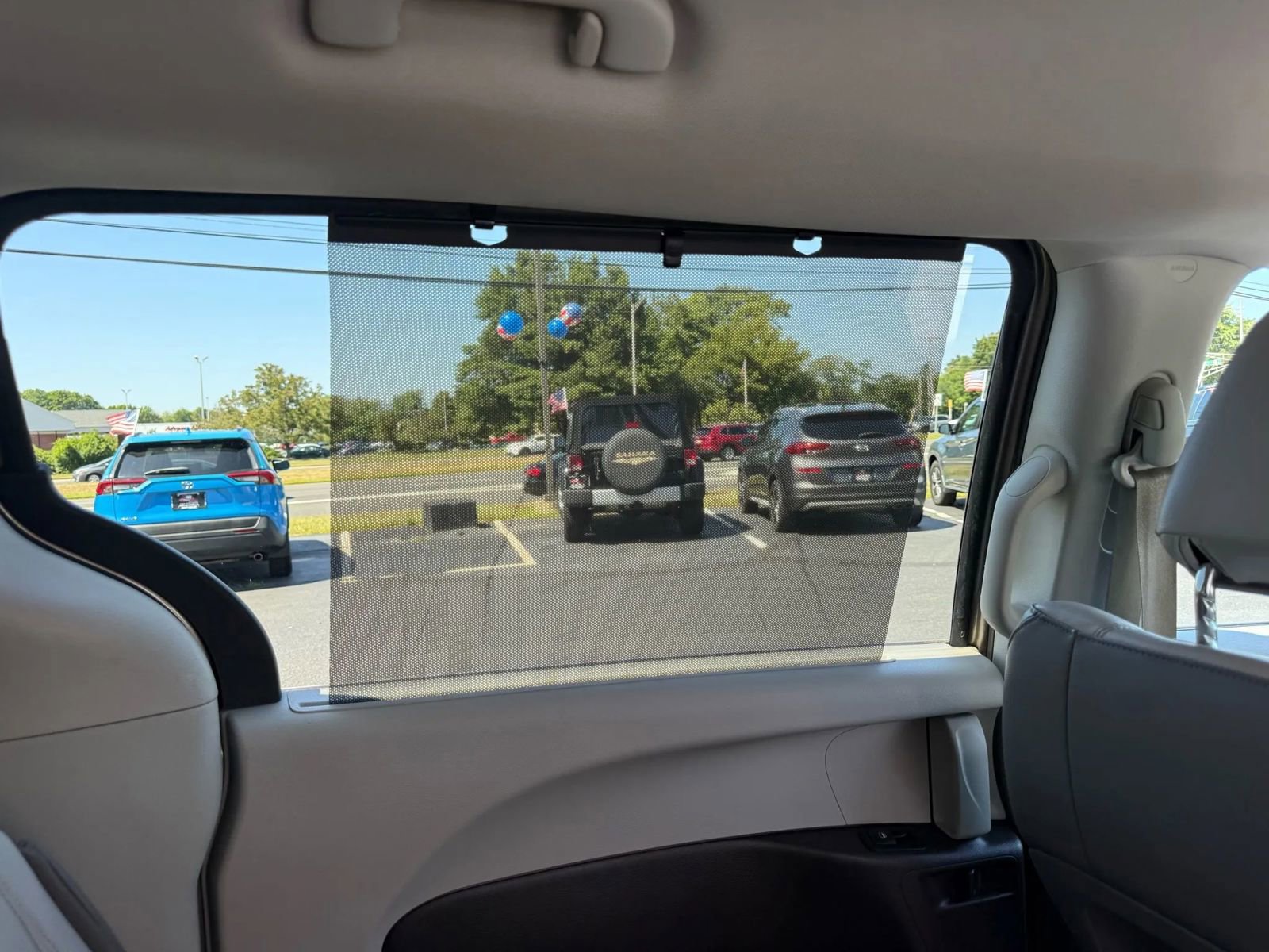 Used 2017 Chrysler Pacifica Touring-L image 38