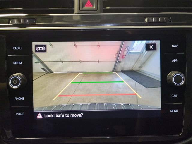 Used 2022 Volkswagen Tiguan SEL R-Line image 28