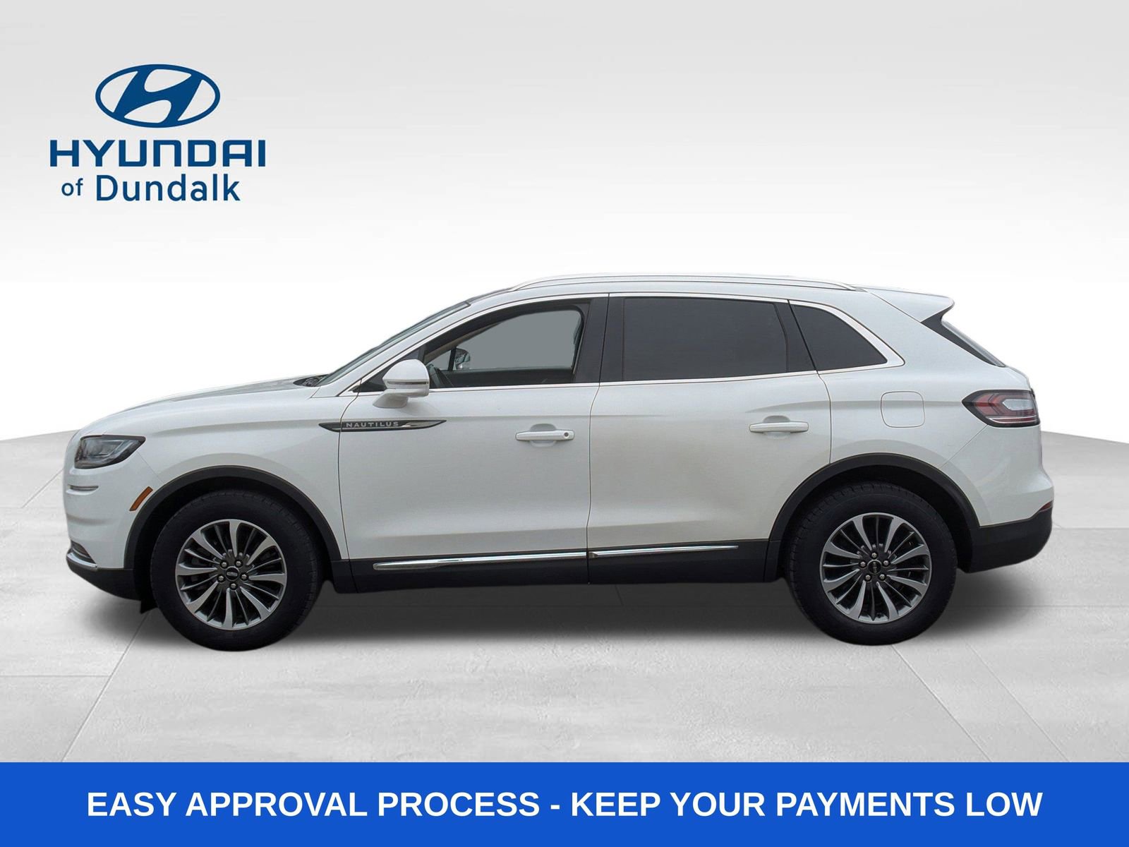 Used 2022 Lincoln Nautilus Reserve image 2