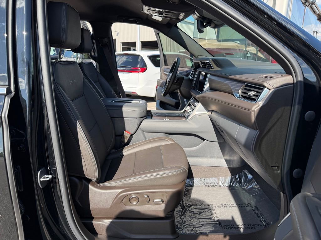 Used 2023 GMC Yukon Denali AWD/4WD image 17