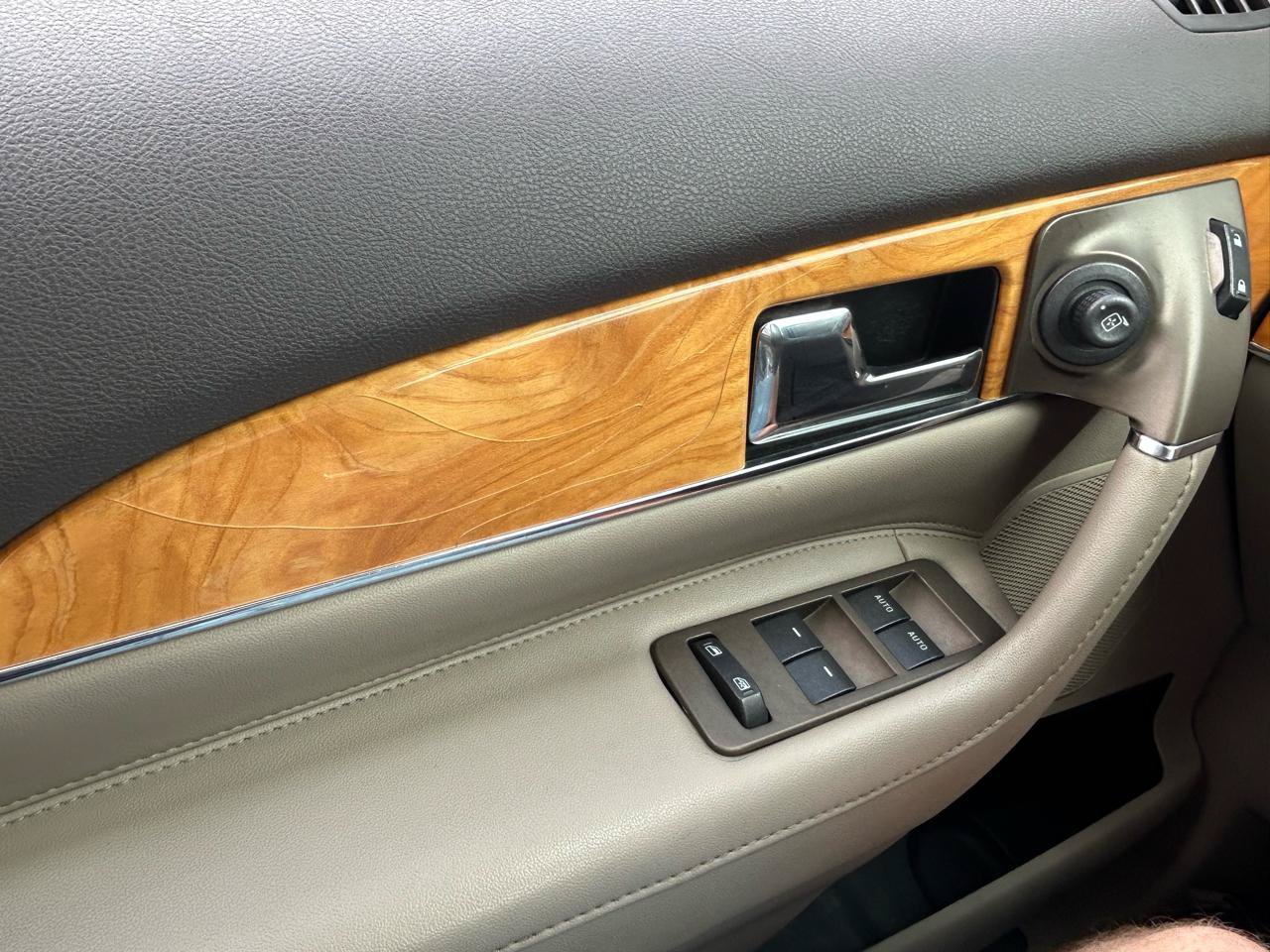 Used 2012 Lincoln MKX AWD w/ Wood Pkg image 29