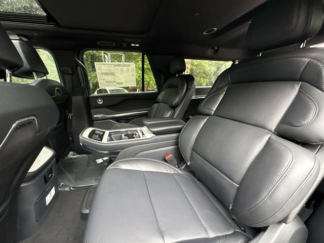 New 2027 Lincoln Navigator L Reserve w/ Jet Appearance Package AWD/4WD image 23