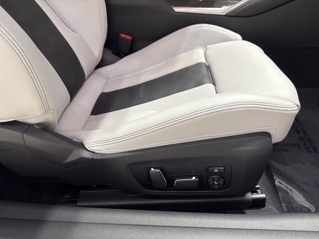Used 2025 BMW M4 xDrive Competition w/ Executive Package image 39