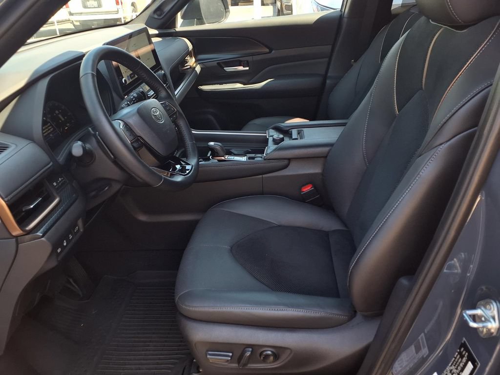 Certified 2025 Toyota Grand Highlander AWD Hybrid image 17