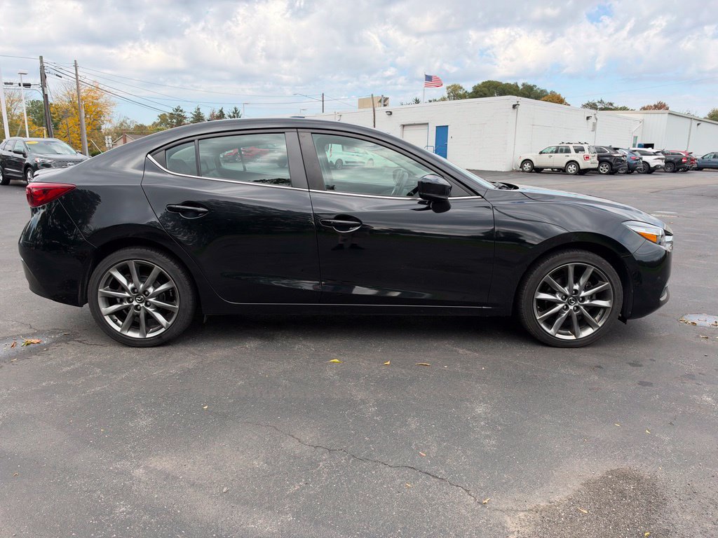 Used 2018 MAZDA MAZDA3 Touring FWD image 10