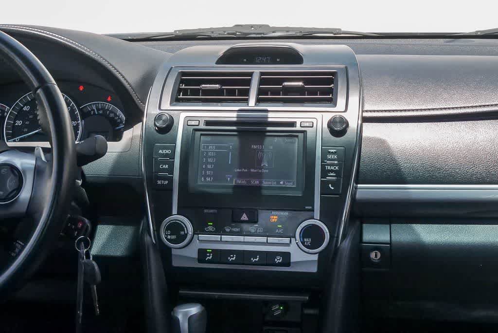 Used 2014 Toyota Camry SE FWD image 12