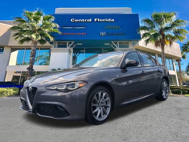 Used 2024 Alfa Romeo Giulia Ti w/ Active Assist Plus Package AWD/4WD image 9