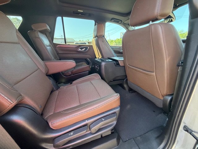 Used 2022 Chevrolet Tahoe High Country RWD image 17