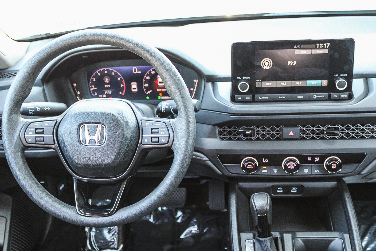 Certified 2025 Honda Accord LX image 15
