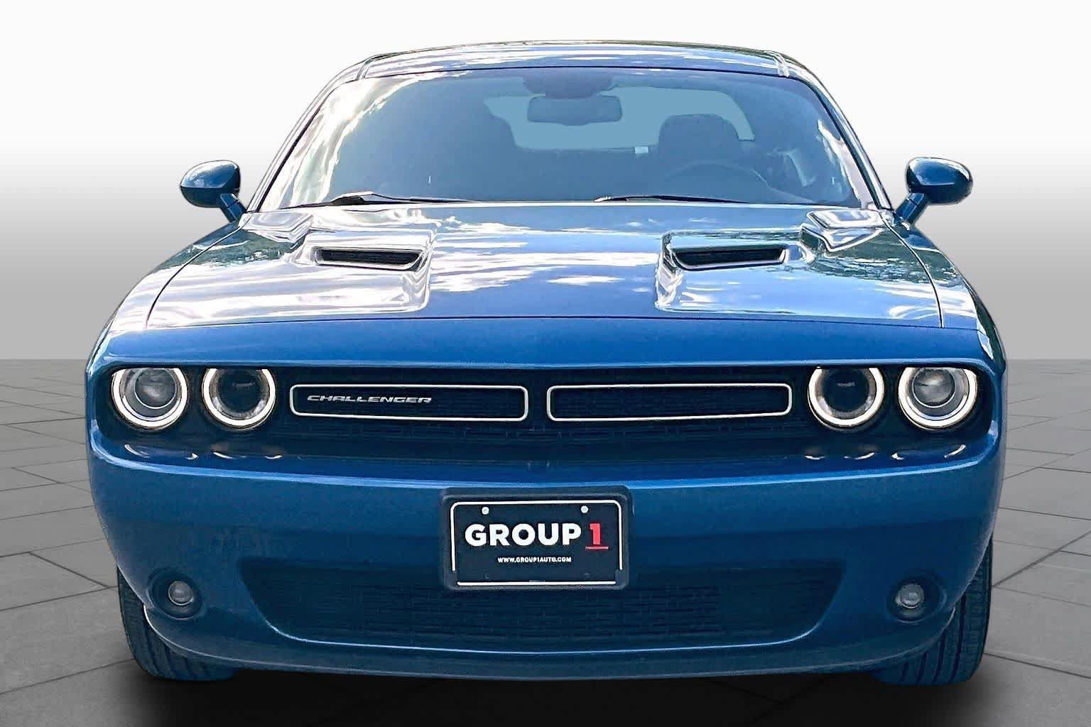 Used 2020 Dodge Challenger SXT w/ Driver Convenience Group RWD image 4