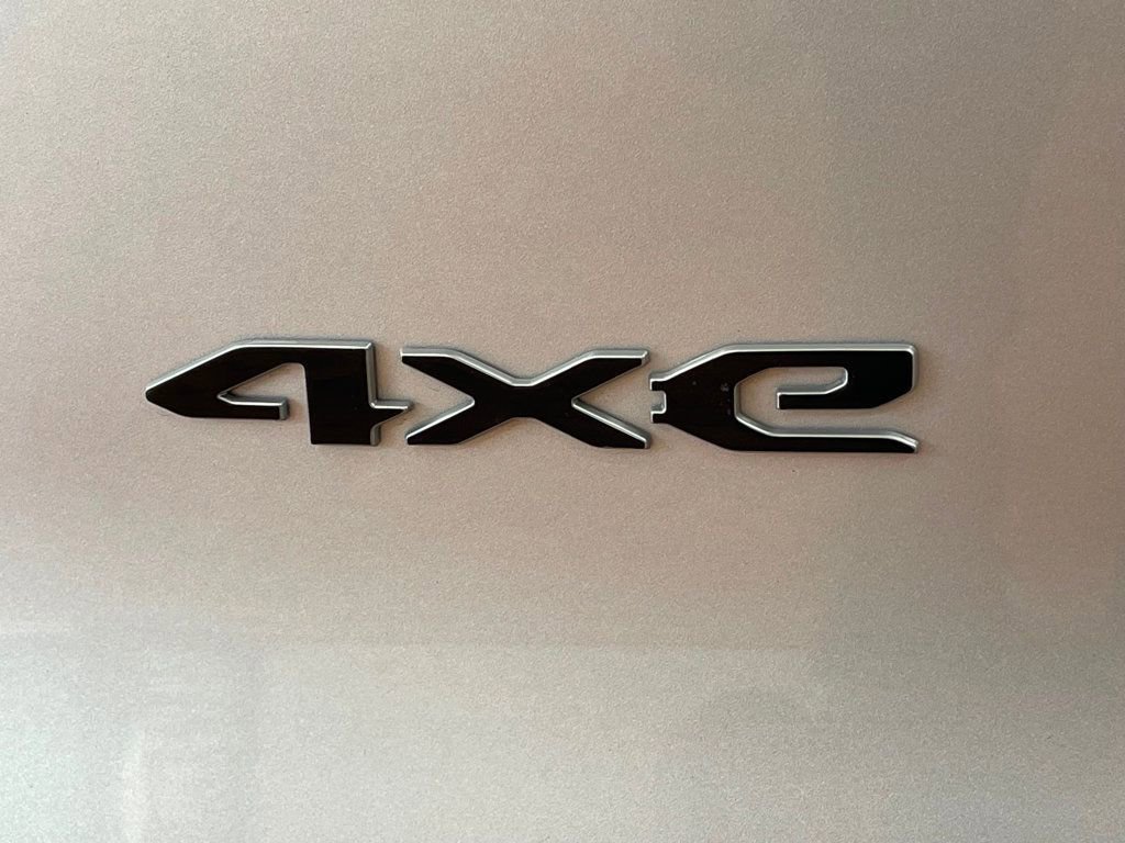 Used 2025 Jeep Wagoneer S Limited AWD/4WD image 13