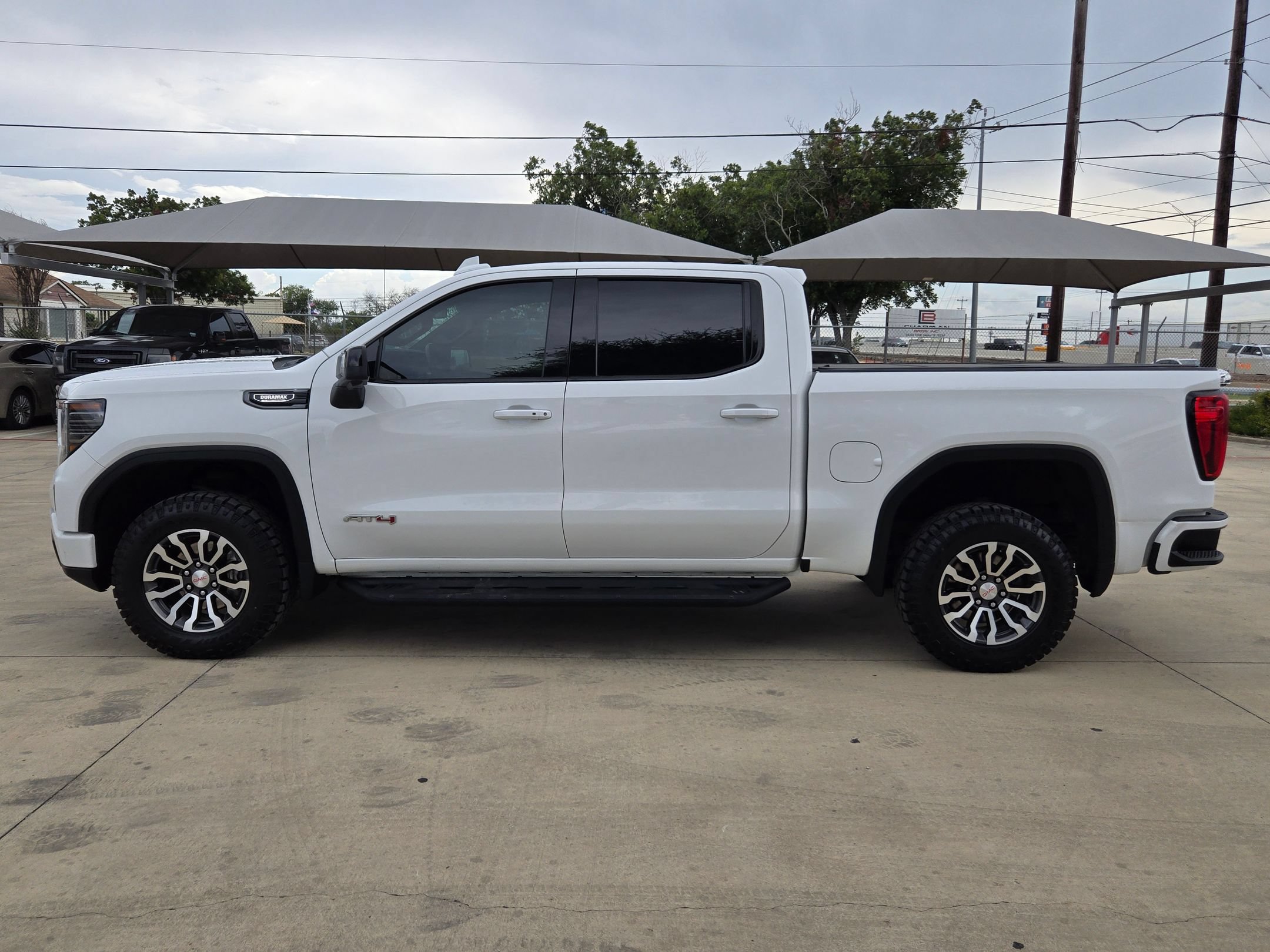 Certified 2022 GMC Sierra 1500 AT4 AWD/4WD image 4