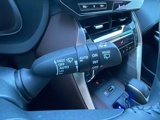 Used 2024 Toyota Venza Limited AWD/4WD image 26