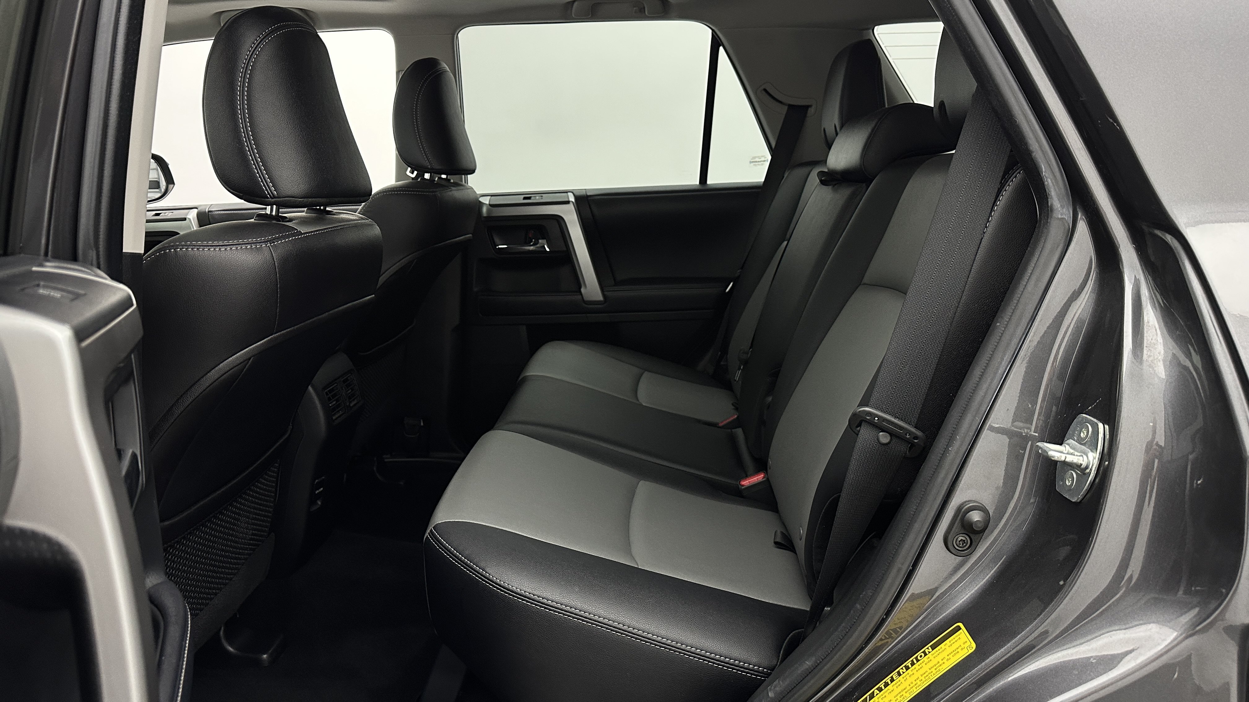 Used 2018 Toyota 4Runner SR5 Premium AWD/4WD image 27