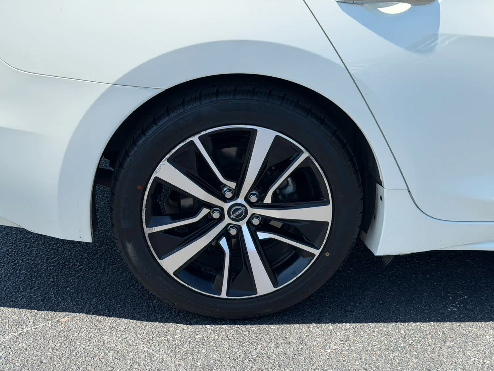 Used 2023 Nissan Maxima SV w/ Floor Mat Group FWD image 10