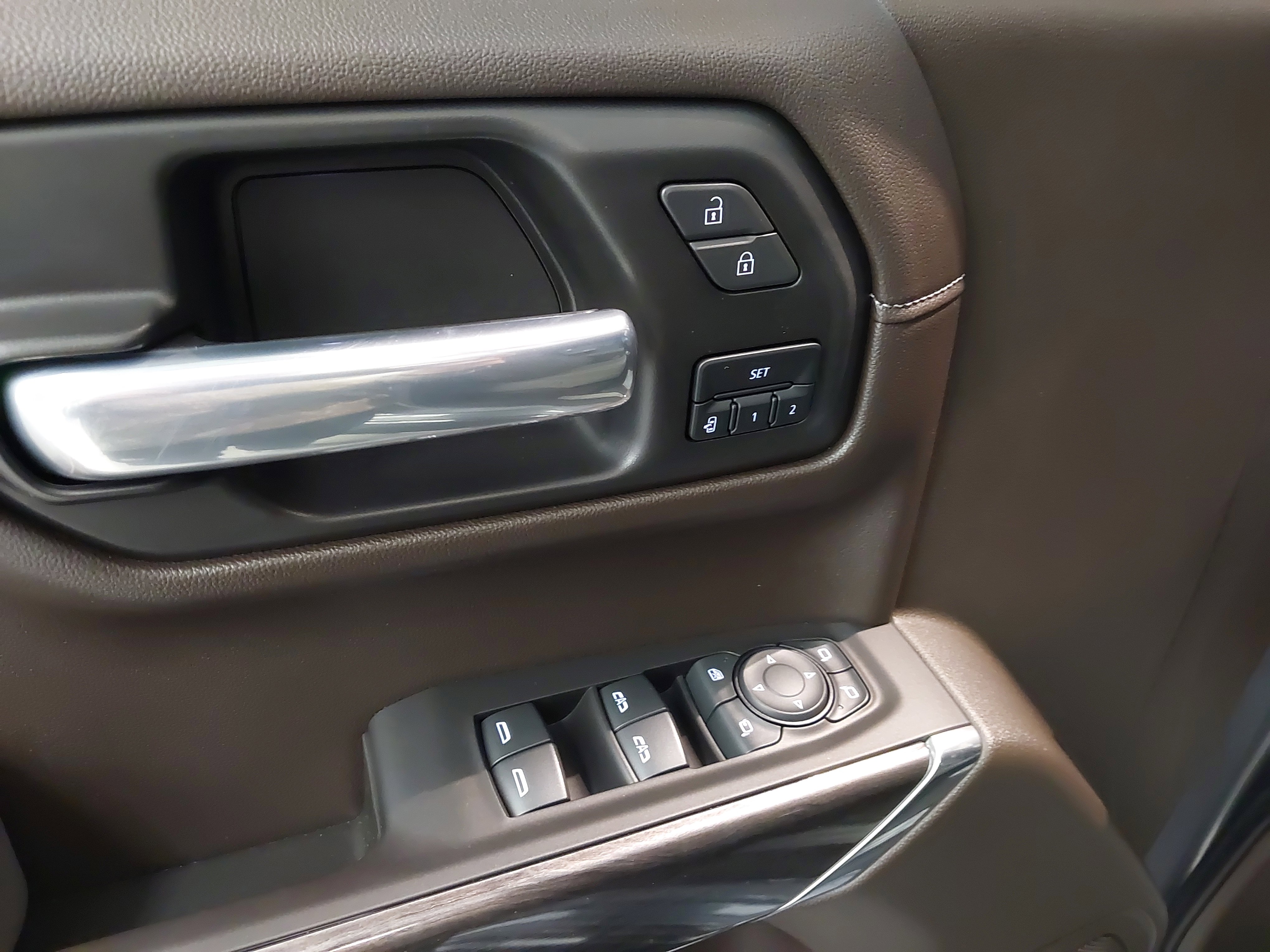 Used 2021 Chevrolet Silverado 1500 LTZ image 23