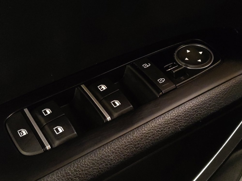 Used 2025 Kia Soul LX image 27