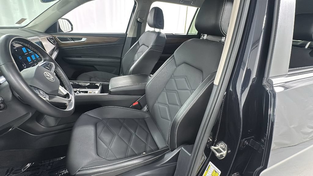 Used 2025 Volkswagen Atlas SE AWD/4WD image 10