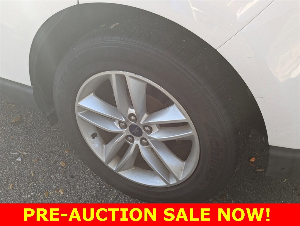 Used 2018 Ford Edge SEL image 16