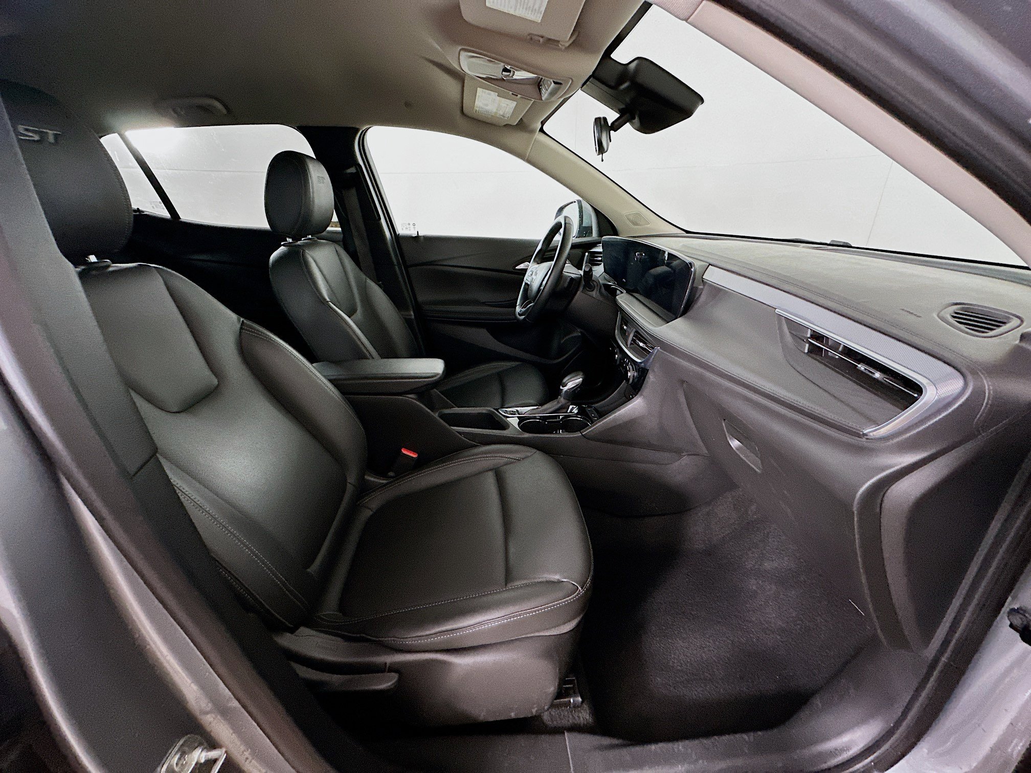 Used 2024 Buick Encore GX Sport Touring FWD image 29