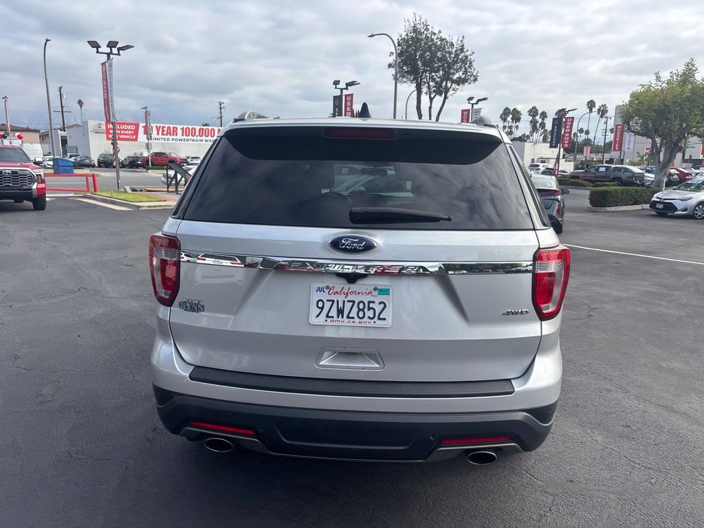 Used 2018 Ford Explorer XLT AWD/4WD image 5