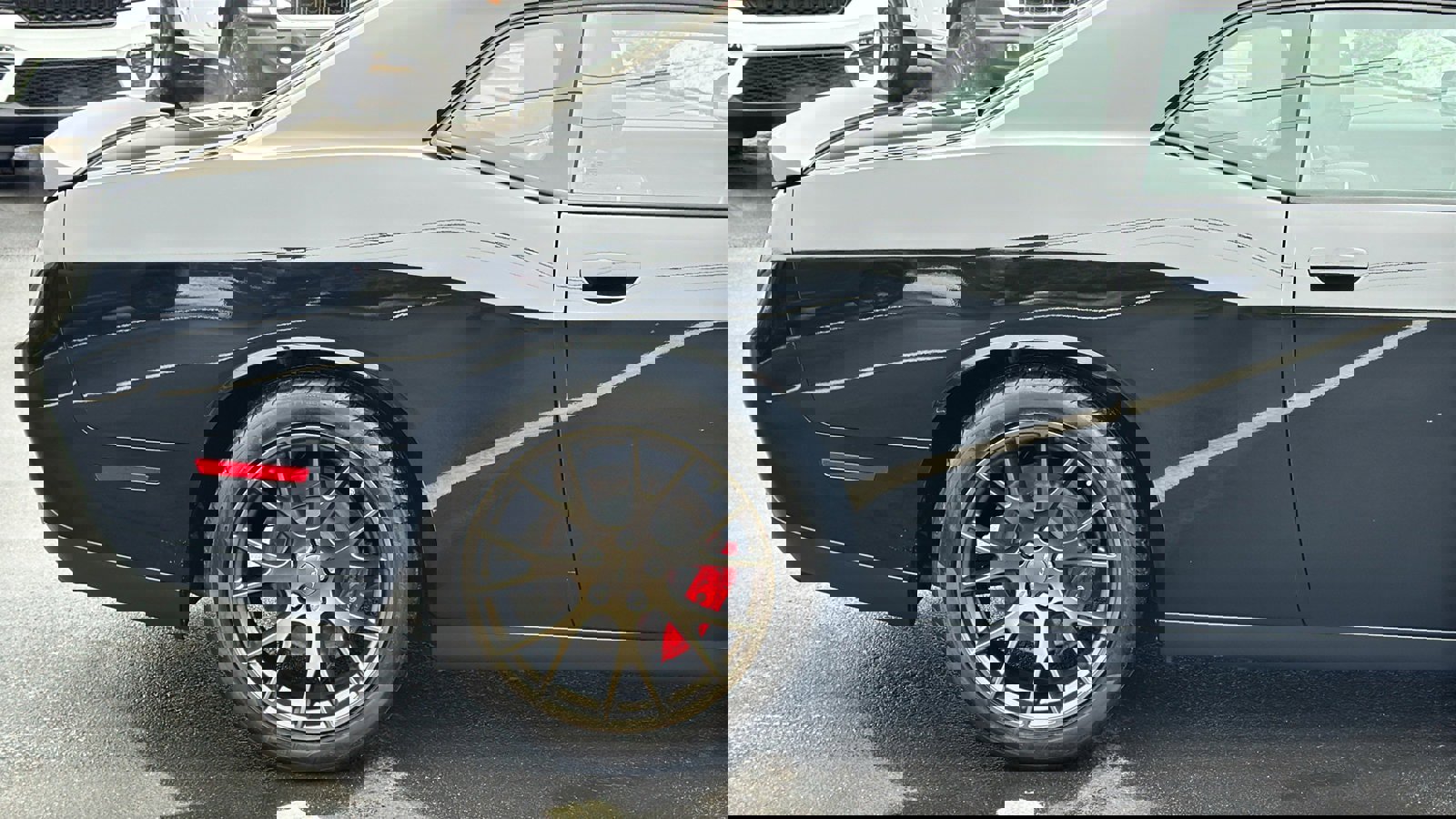 Used 2016 Dodge Challenger SRT Hellcat image 11