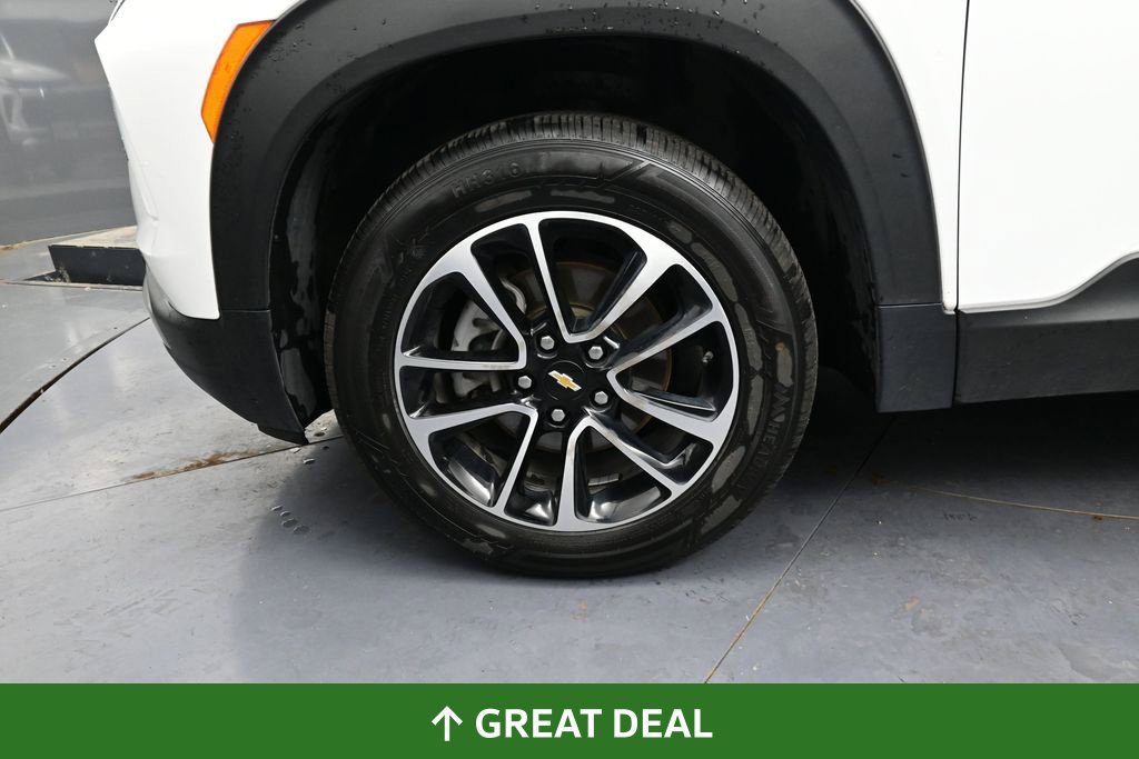 Used 2025 Chevrolet TrailBlazer LT AWD/4WD image 14