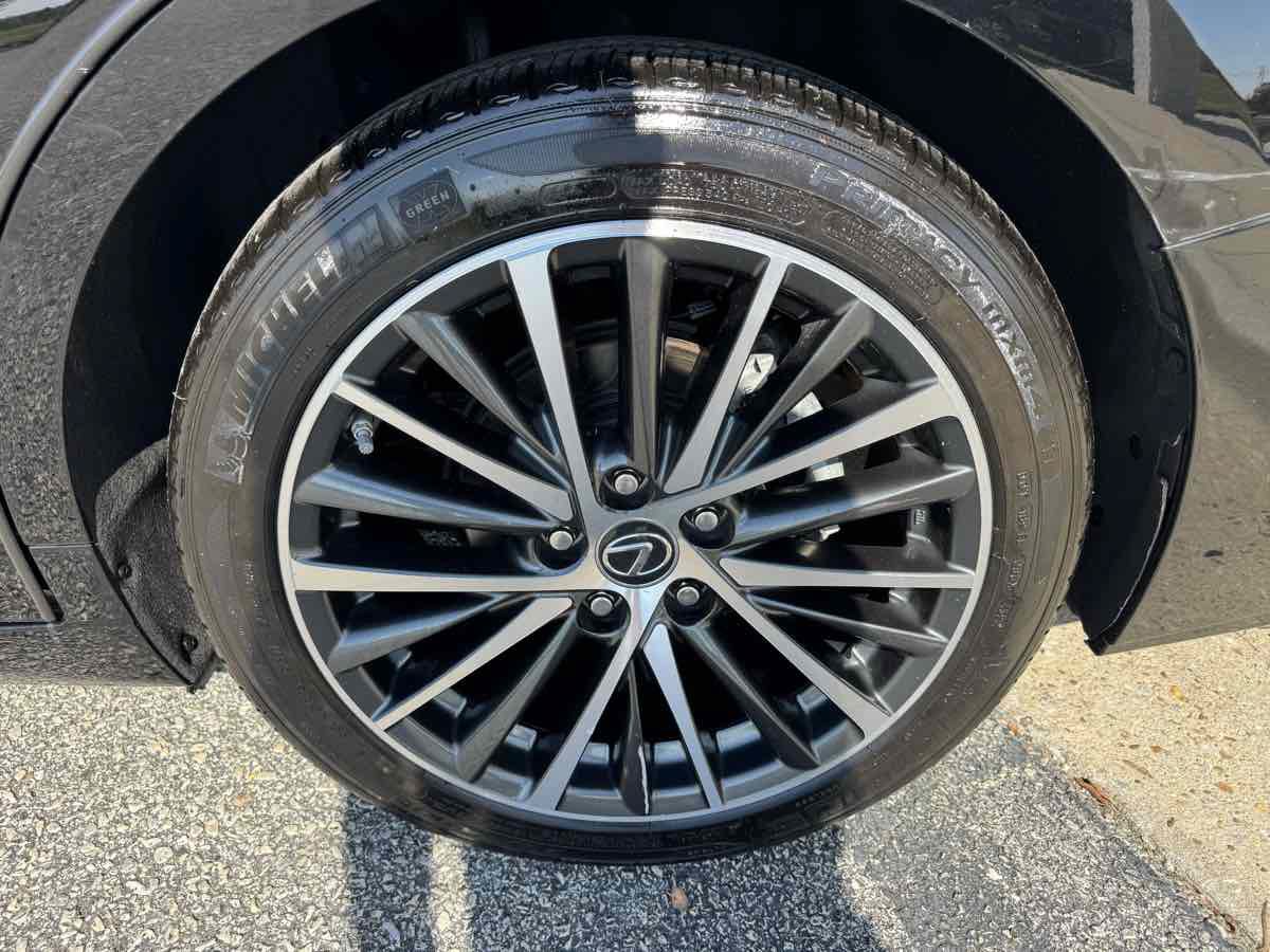Used 2023 Lexus ES 350 w/ Premium Package FWD image 33