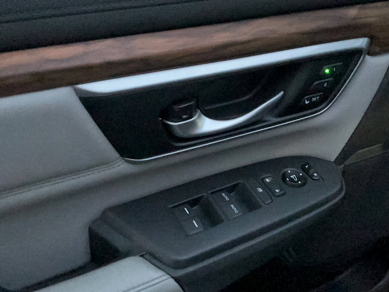 Used 2017 Honda CR-V EX-L image 13