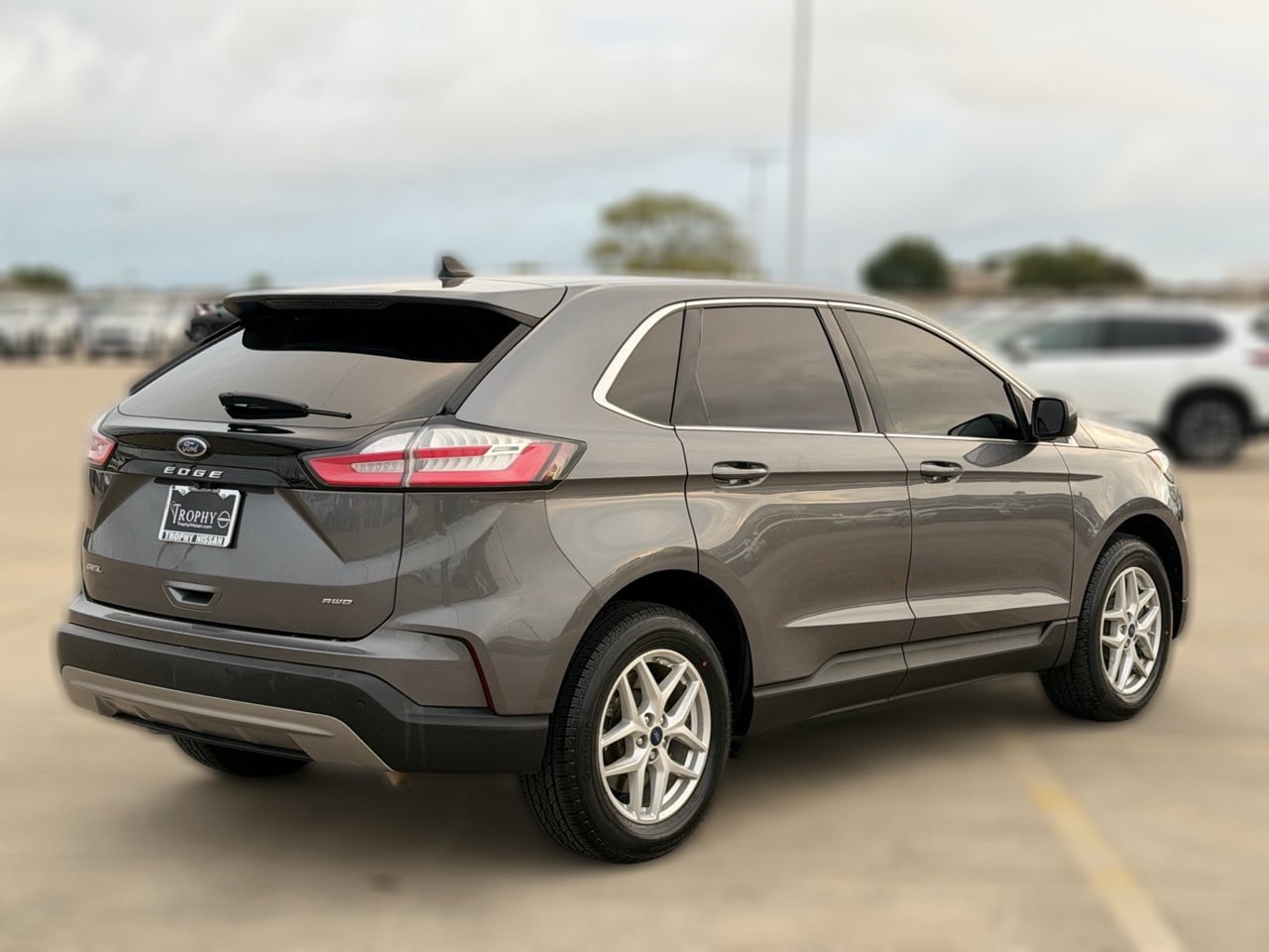 Used 2022 Ford Edge SEL AWD/4WD image 6