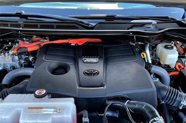 Used 2025 Toyota Sequoia Platinum image 32