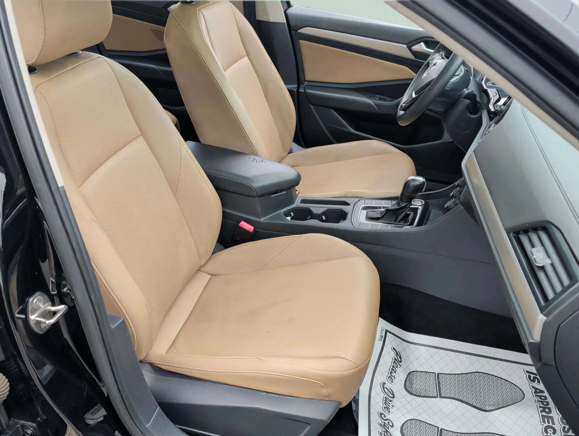 Used 2020 Volkswagen Jetta SE w/ SE Cold Weather Package FWD image 17