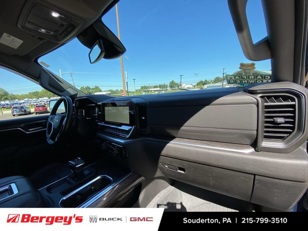 Certified 2022 Chevrolet Silverado 1500 LTZ AWD/4WD image 33