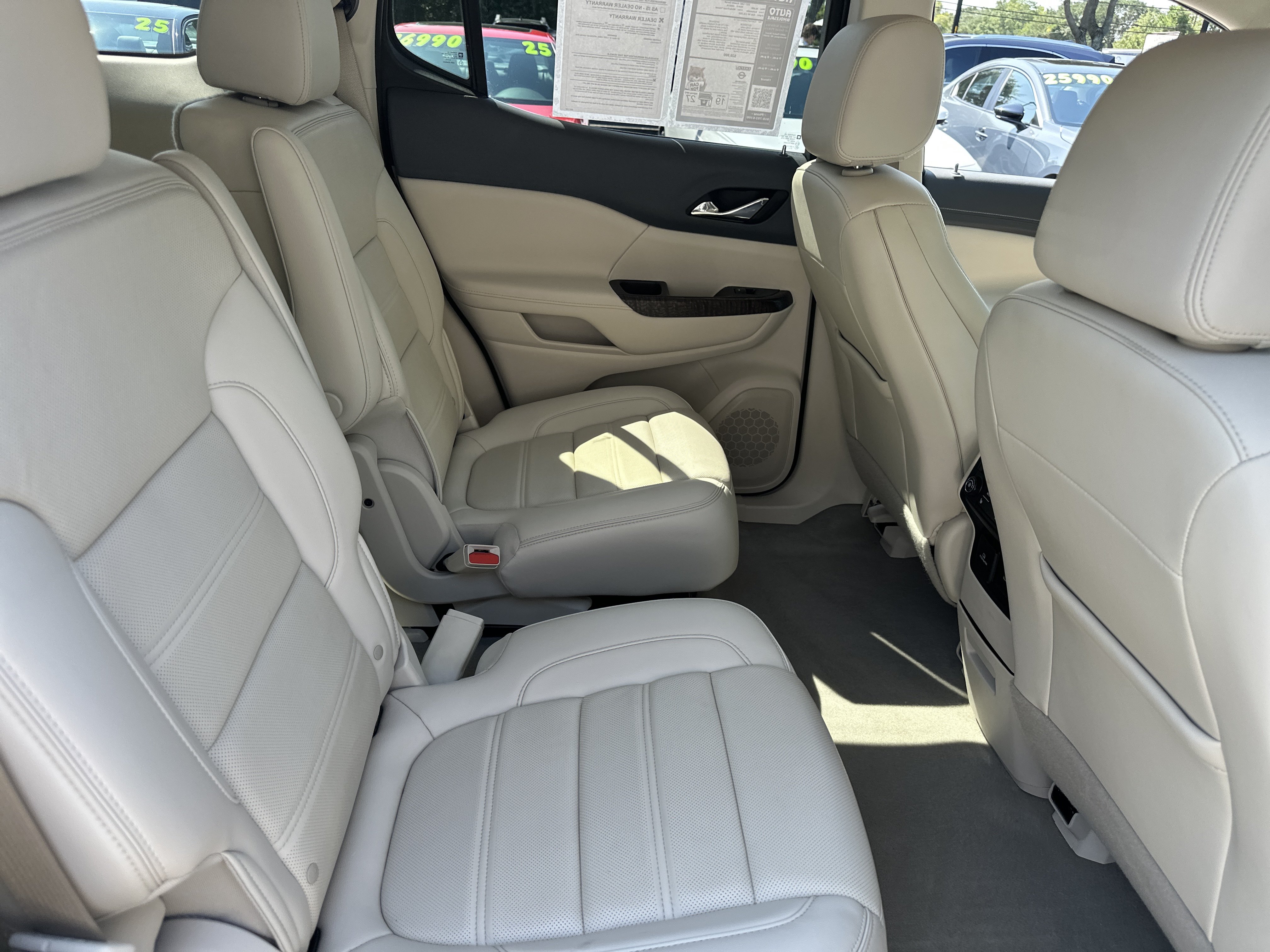 Used 2021 GMC Acadia Denali w/ Denali Technology Package FWD image 7