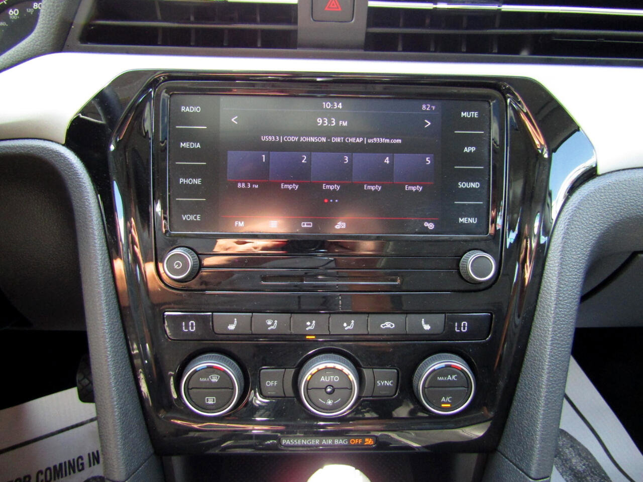 Used 2022 Volkswagen Passat 2.0T SE image 13