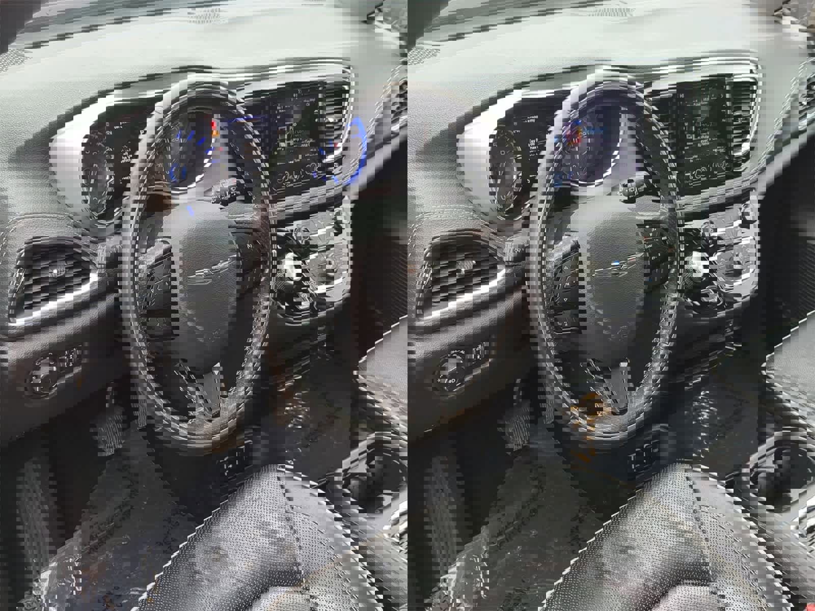 Certified 2019 Chrysler Pacifica Limited w/ S Appearance Package image 10