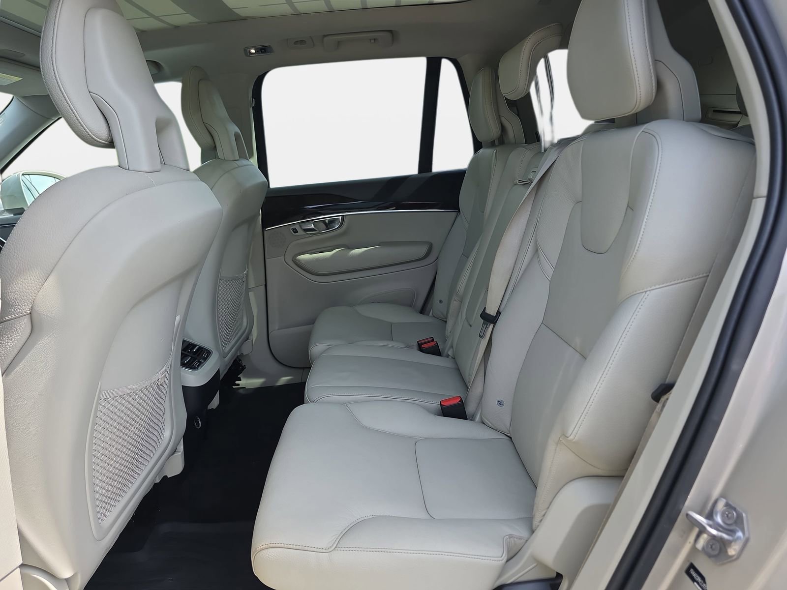 Used 2018 Volvo XC90 T6 Momentum w/ Convenience Package AWD/4WD image 15