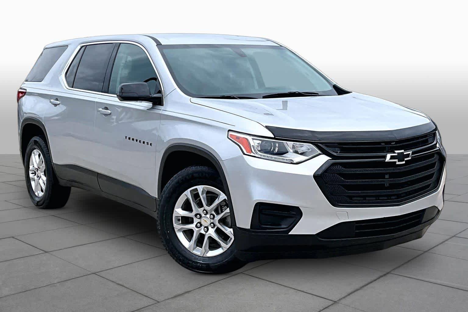 Used 2019 Chevrolet Traverse LS w/ LPO, Blackout Package FWD image 3