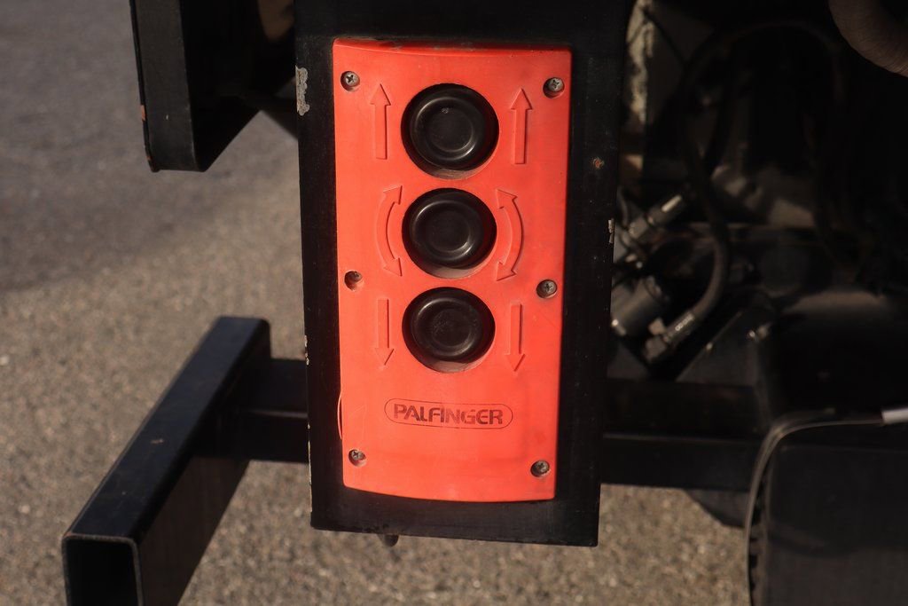 Used 2017 Ford F550 2WD Regular Cab Super Duty image 10